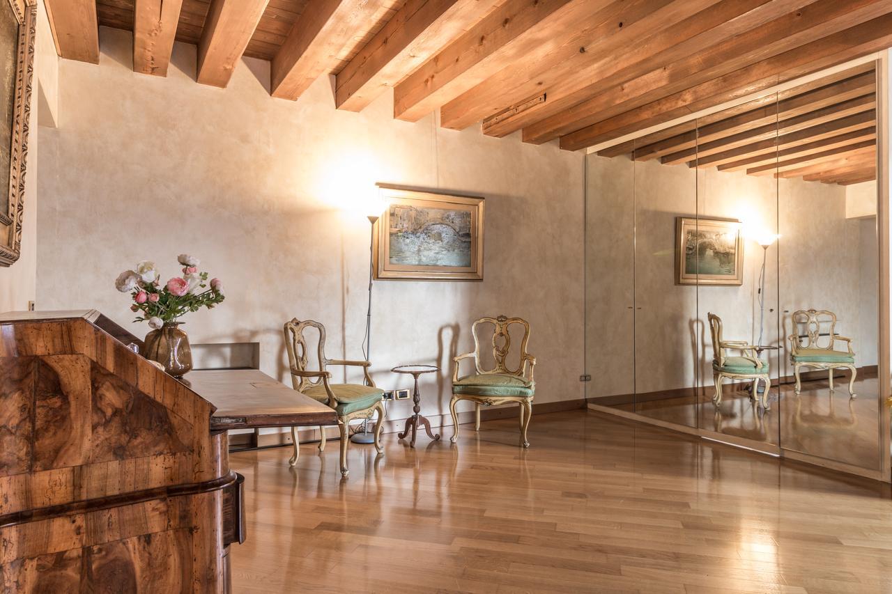 Appartamento La Fenice Double Canal View